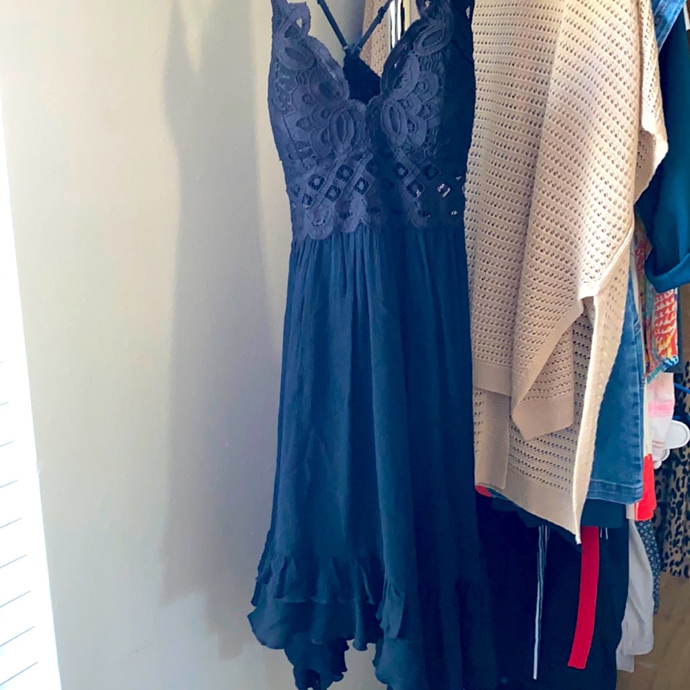 Cute casual black dress!